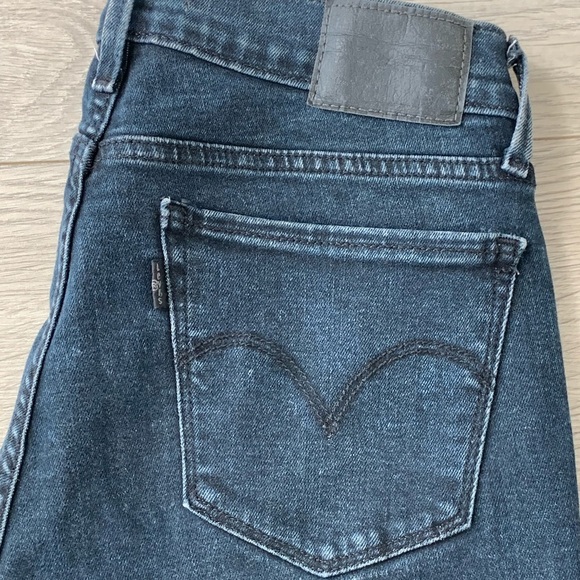 Levi’s 710 Super Skinny Raw Hem Mid Rise Jeans - Picture 8 of 16